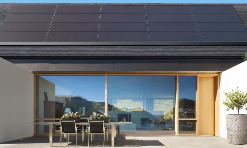 Tesla toont nieuwe 'onopvallende' zonnepanelen