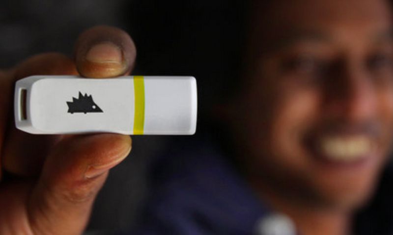 Hoe deze usb-stick de allerarmsten moet helpen