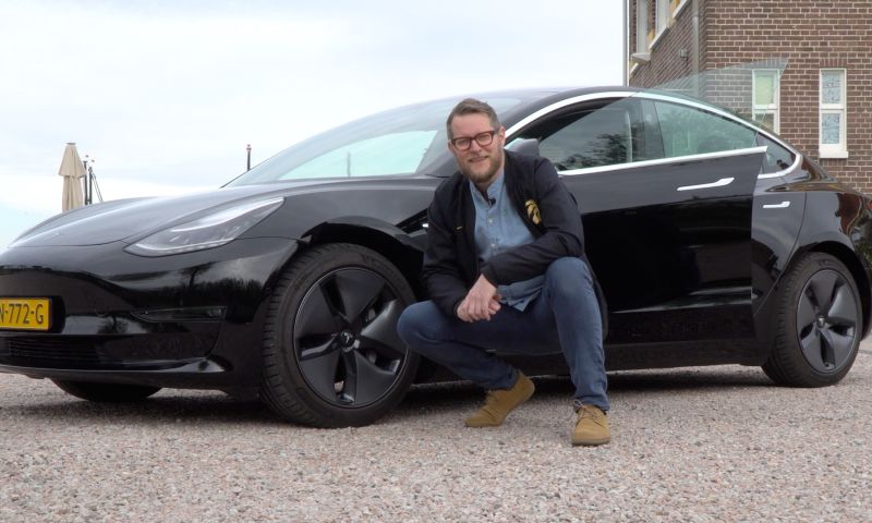 Tesla Model 3 is best verkochte auto in Europa: benzine-auto voor eerst ingehaald
