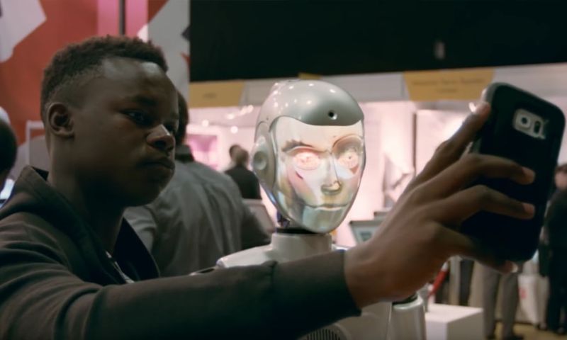 Deze sociale robots vermaken het publiek