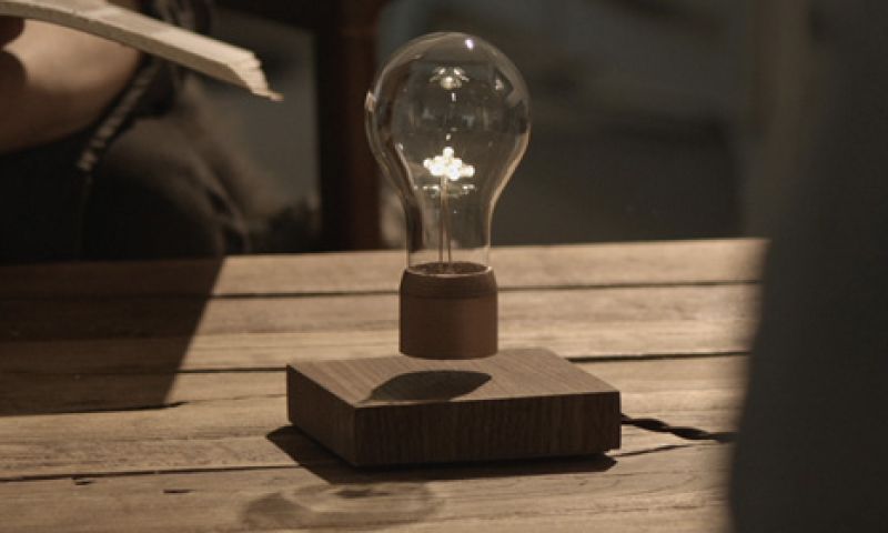 Flyte is een stijlvolle lamp die zweeft