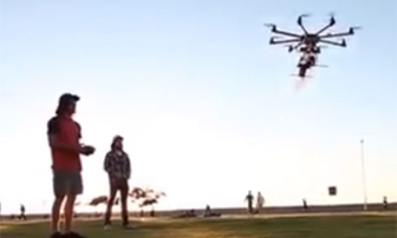 Drone komt op bestelling een biertje brengen