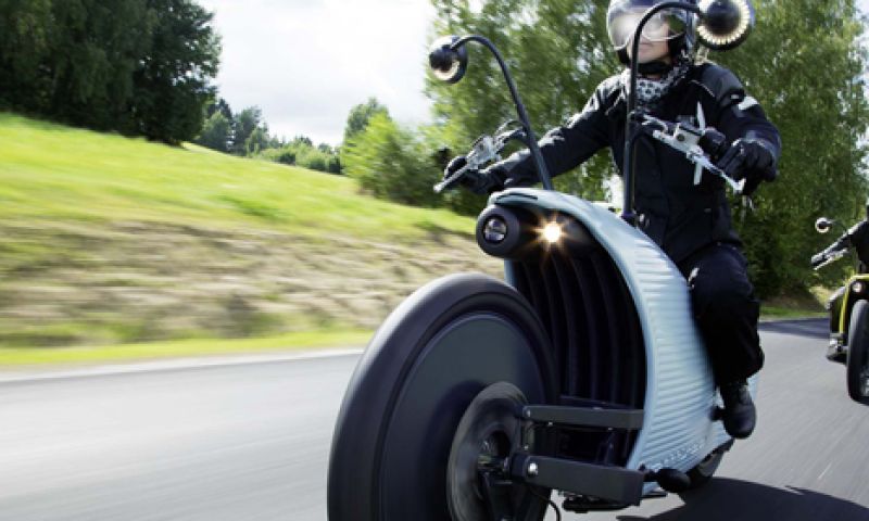 Deze elektrische motor lijkt op een slak, maar rijdt best hard