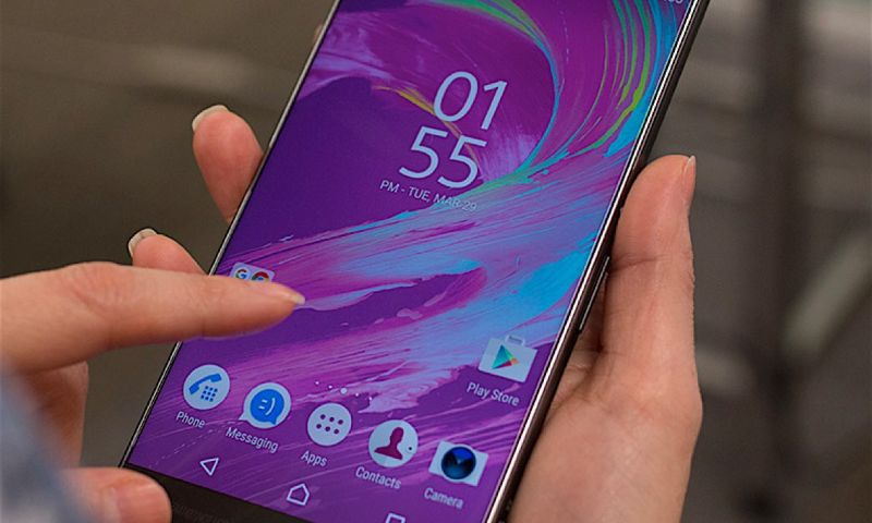 Grote Sony-smartphone met low-light selfiecamera