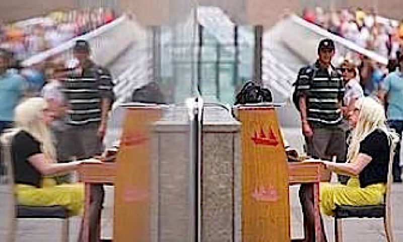 Piano's straat in Tilburg