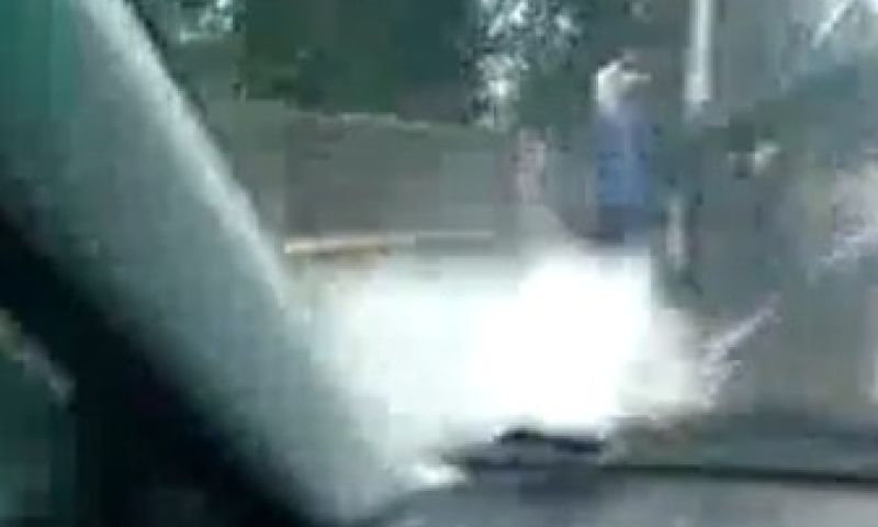 Nieuwe hobby na regenbui: happy splashing