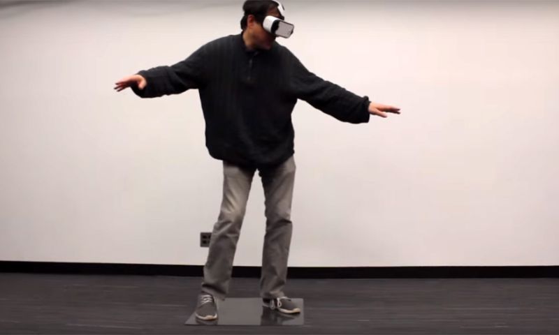 Beweeg door virtual reality met je voeten