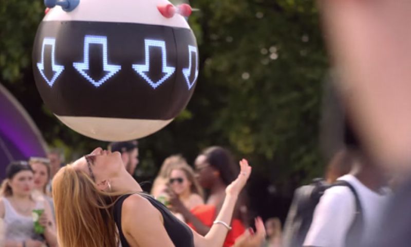 Video: drone helpt met terugvinden van vrienden op festival