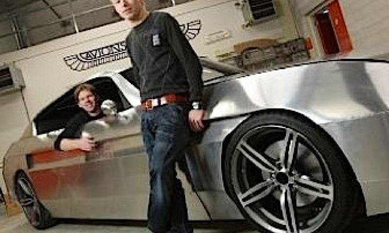 Auto van eenvoudige plaatdelen