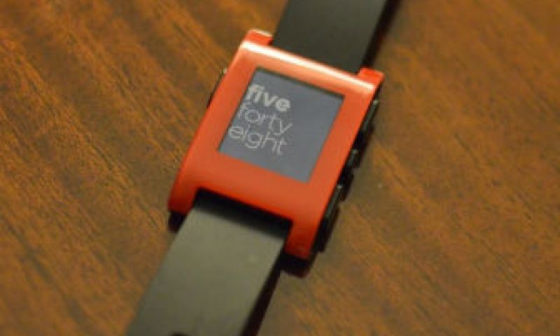 Pebble-smartwatch eindelijk naar eerste 70 duizend kopers