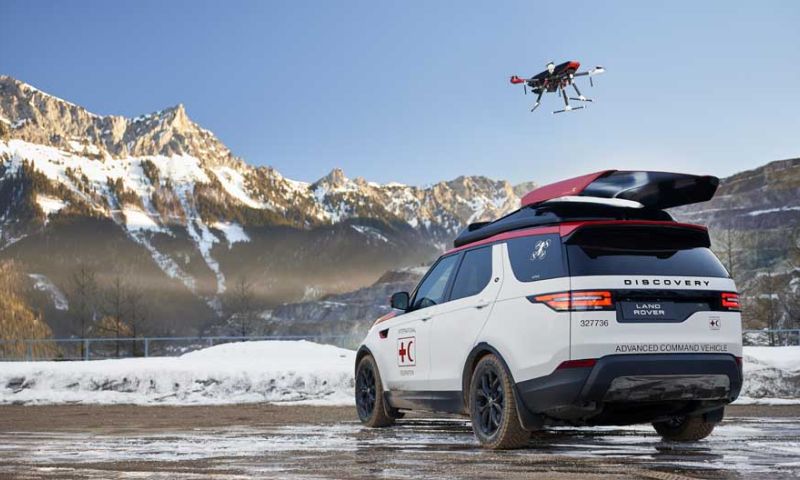 Deze Land Rover lanceert drones bij reddingsacties