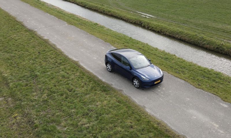 Tesla Model Y review test conclusie bright