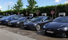 Thumbnail for article: '1 op de 6 verkochte auto's is nu elektrisch'