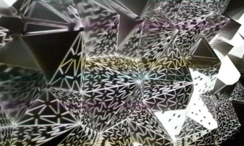 Video: Papieren kunstwerk komt tot leven