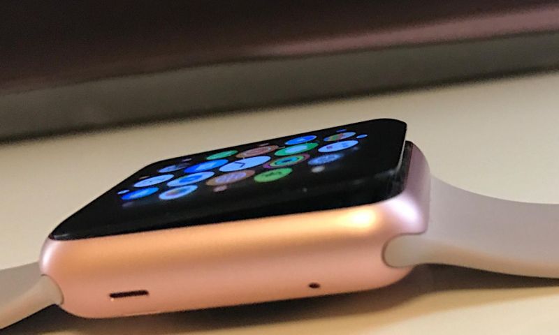 Jony Ive: Verslaafd aan je smartphone? Koop een Apple Watch