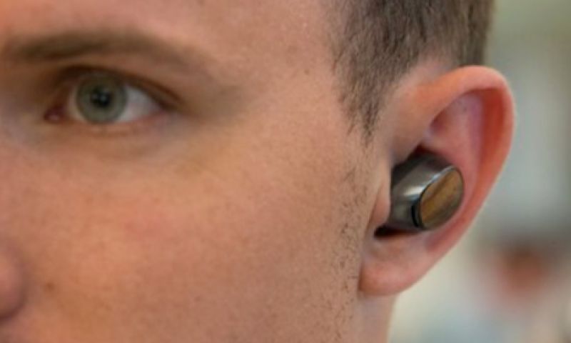Bluetooth-oordopje Moto Hint lijkt zo uit film 'Her' te komen