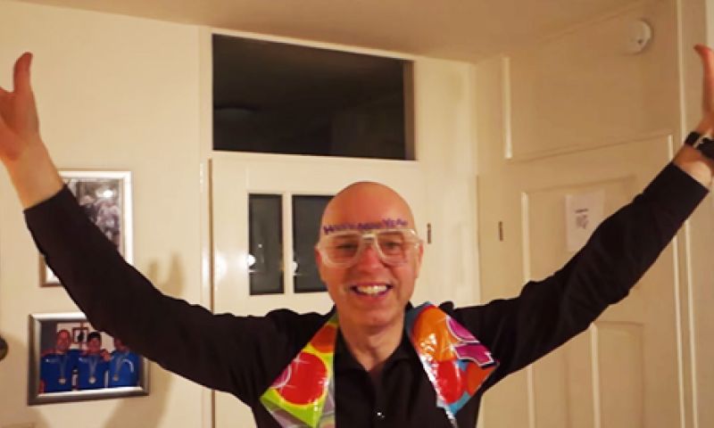 Vader vlogt om dichter bij zijn kinderen te komen