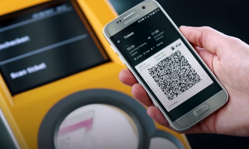 Nieuwe test OV-chip met mobiel en bankpas in zomer van start