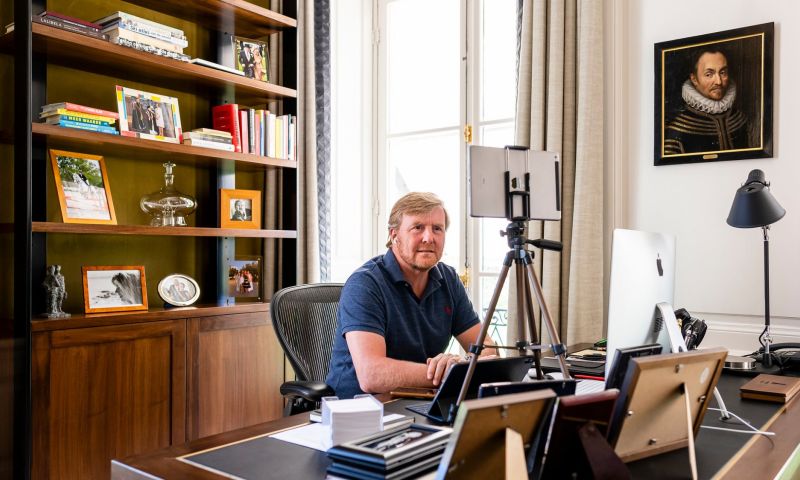 Zo videobellen onze koning en koningin