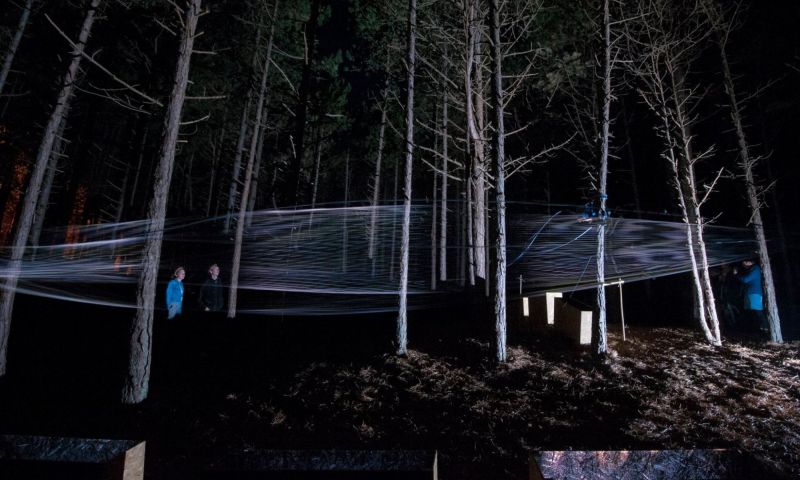 lichtkunst Slue Philip Vermeulen Mischa Daams elastieken bos itgwo