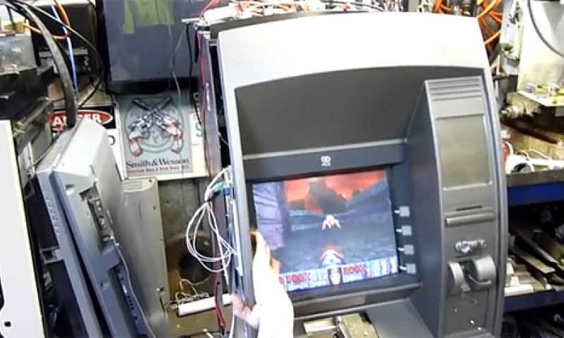 Hackers bouwen pinautomaat om tot Doom-automaat