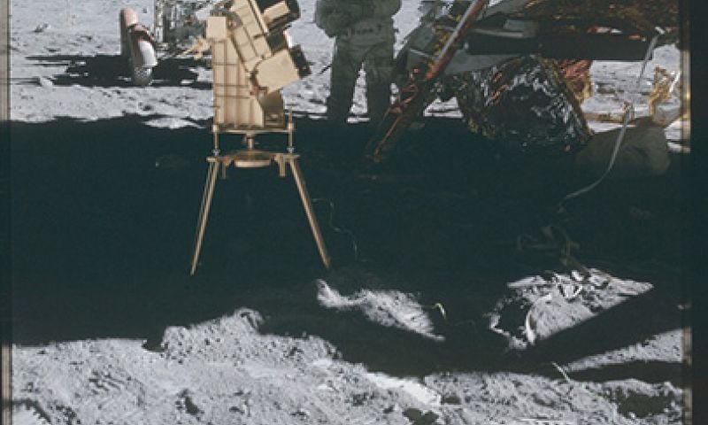 Bekijk nu 8400 foto's van Apollo-maanmissies online