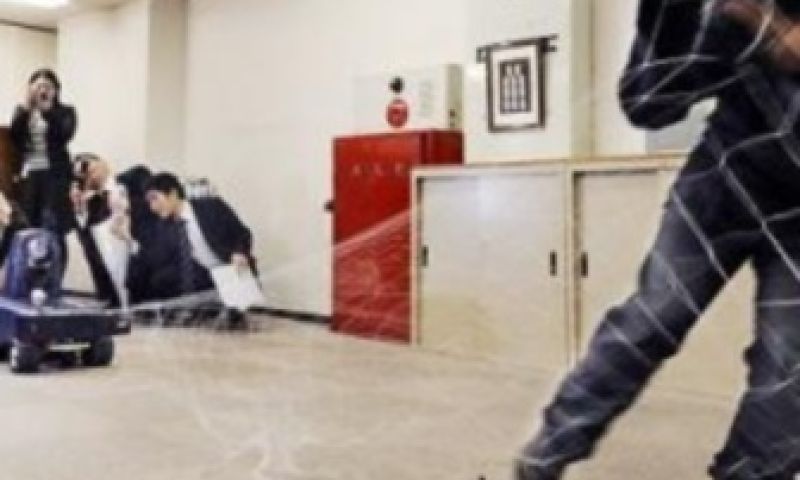 Japanse robocop vangt inbrekers