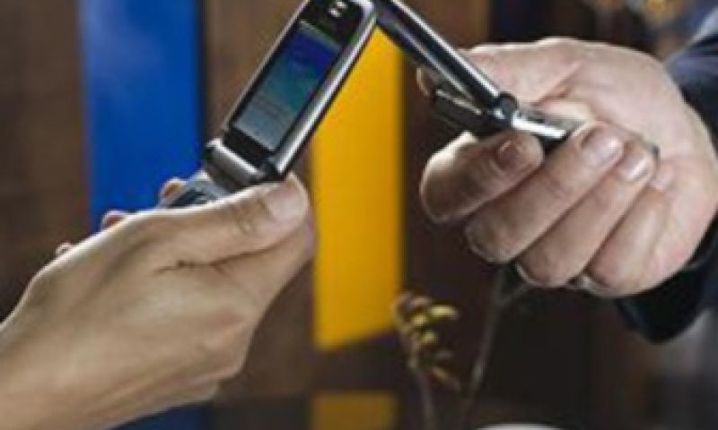 Telecombranche wil snel mobiel betalen via NFC