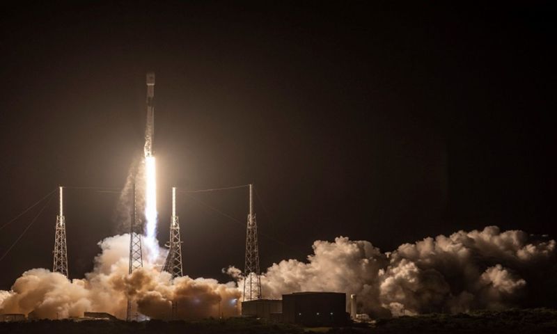 SpaceX: na maand geen contact meer met drie internetsatellieten