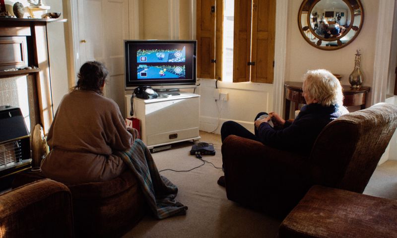 Koppel speelt al jaren Mario Kart, verliezer moet thee zetten