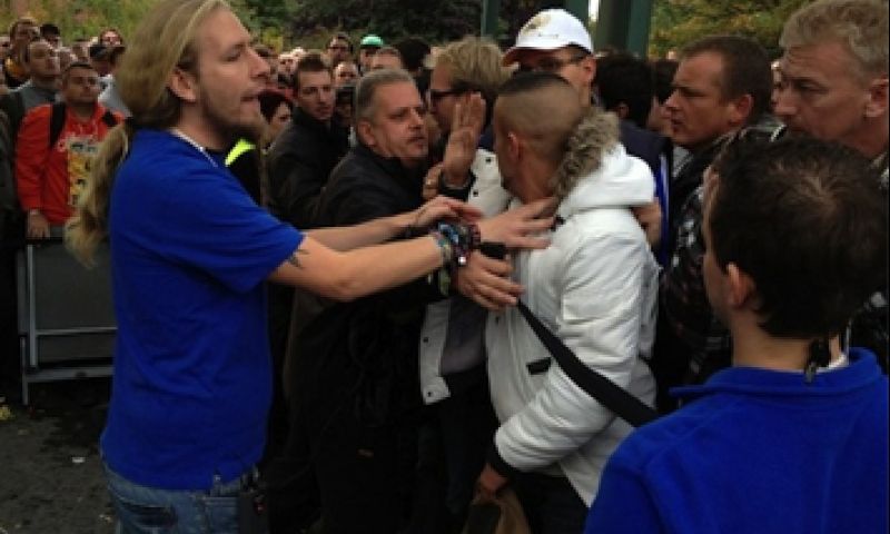 Wachtrij in Oberhausen voor iPhone 5 loopt uit op chaos