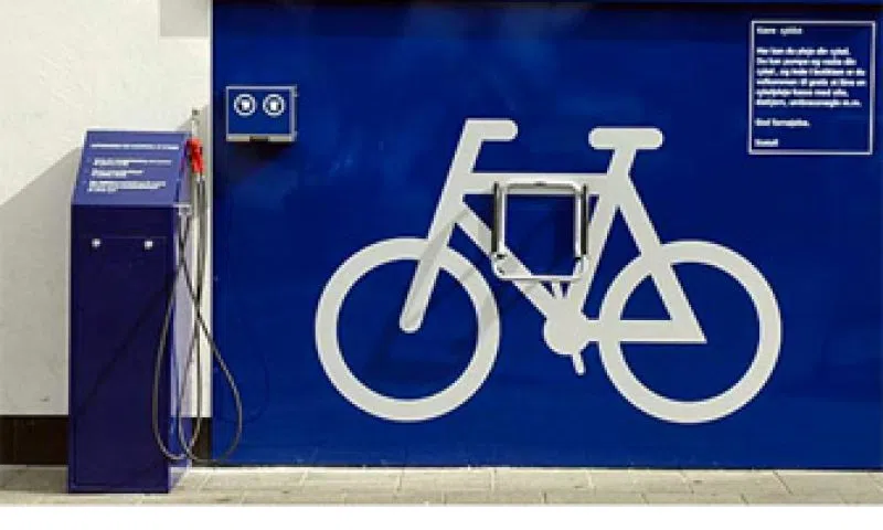 Fietsen naar het tankstation
