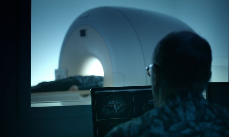 Commentaar: Porscherijders onder de MRI-scanner