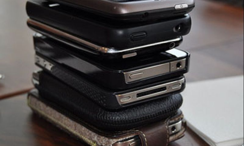 Een rustig diner door 'telefoonstapelen'