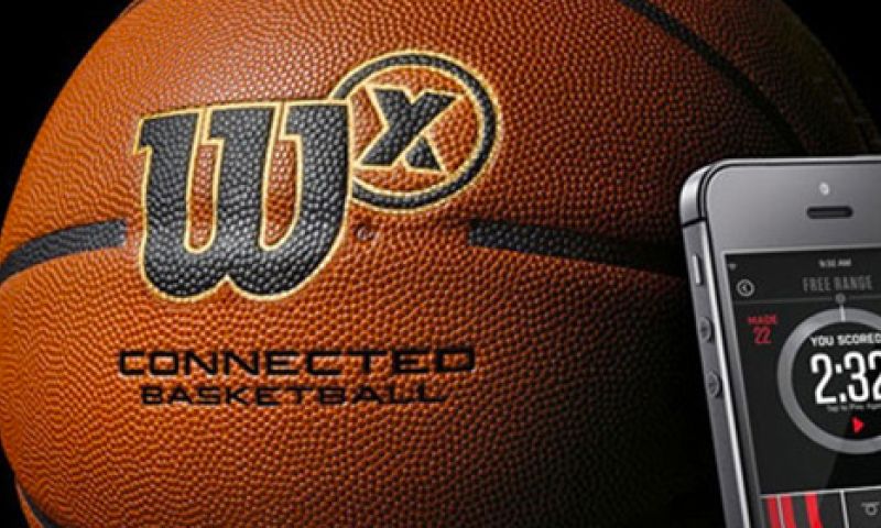 Wilsons slimme basketbal geeft feedback in audio