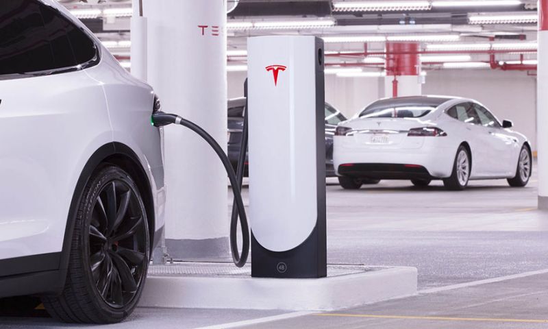 Tesla komt met kleinere Superchargers voor in steden