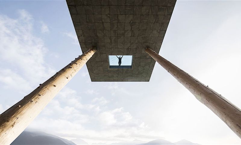 Zwemmen tussen hemel en aarde