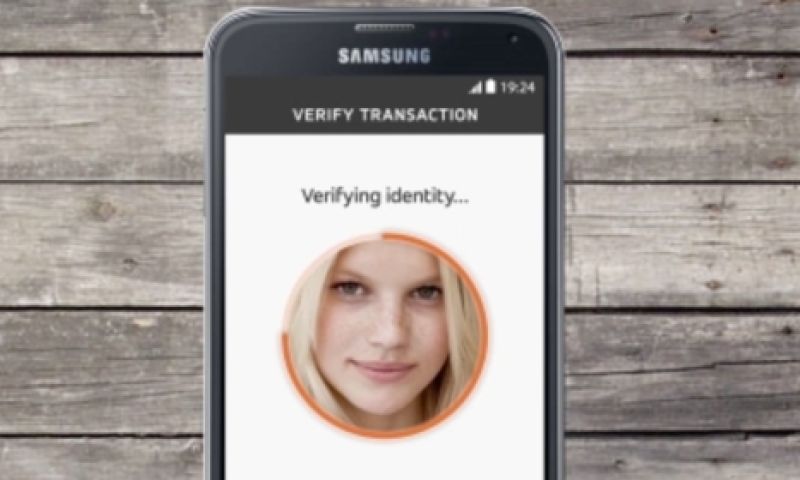 Mastercard en ABN AMRO starten morgen betalen met selfie