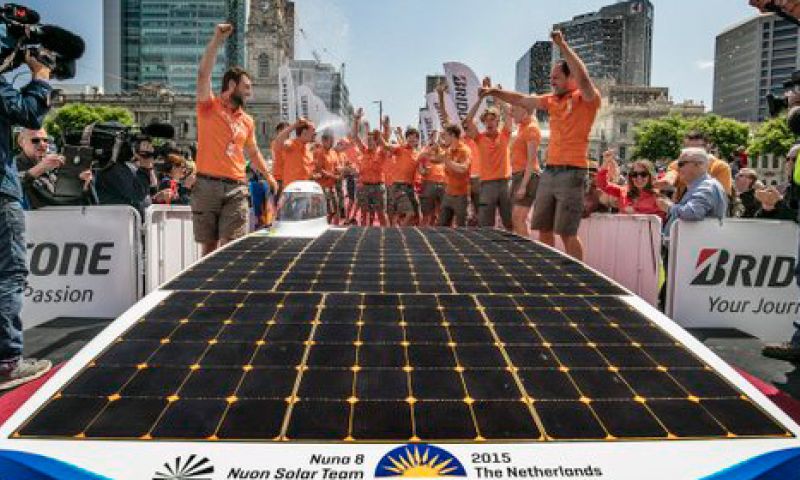 TU Delft wint 'ongekend spannende' World Solar Challenge