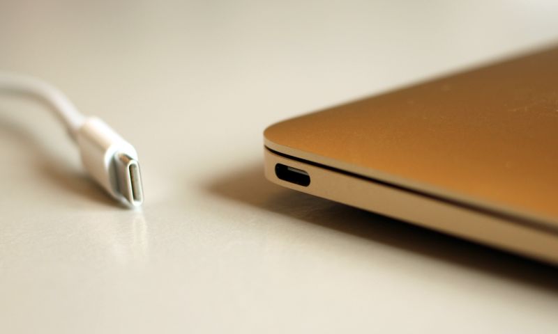 usb-c usb-if usb4 thunderbolt data opladen kabels laptops smartphones verwarring