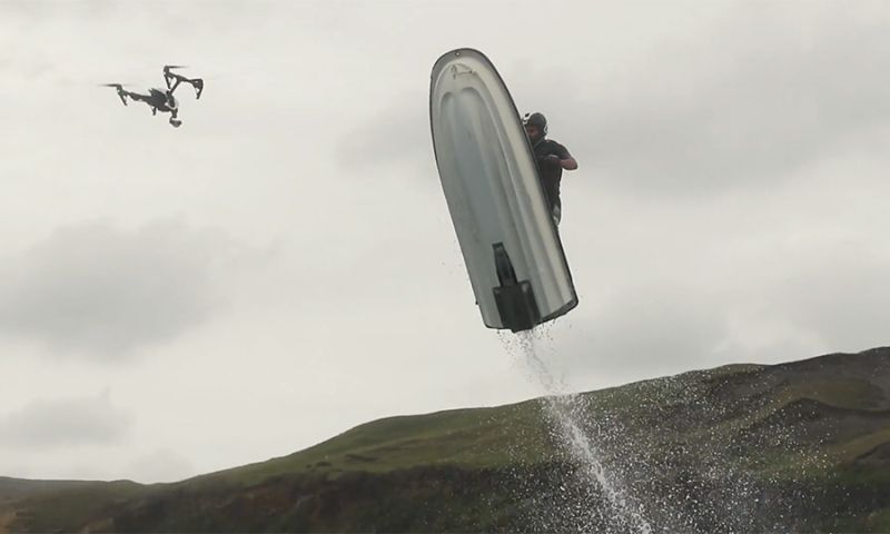 Video: drone versus jetski (spoiler: jetski wint)