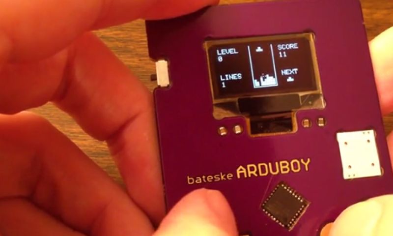 Dit is het beste visitekaartje ooit: je kan er zelfs Tetris mee spelen