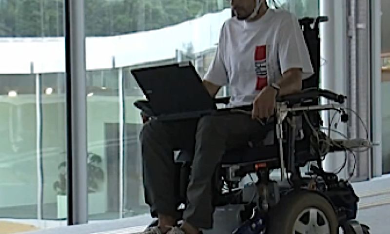 Slimme rolstoel navigeert simpel op gedachte