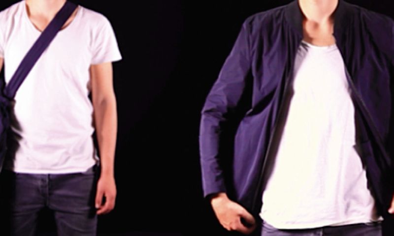 Jas en tas inéén van Amsterdamse startup houdt je handen vrij