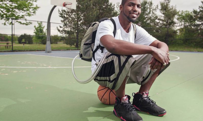 Man leeft 17 maanden zonder hart in zijn lichaam