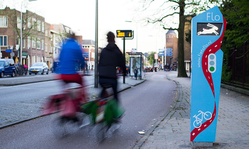 Deze slimme paal biedt fietsers een 'groene golf'