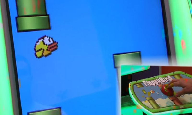 Flappy Bird is terug... als arcadekast