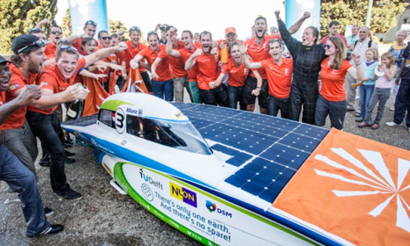 Zonnewagen TU Delft wint ook in Zuid-Afrika