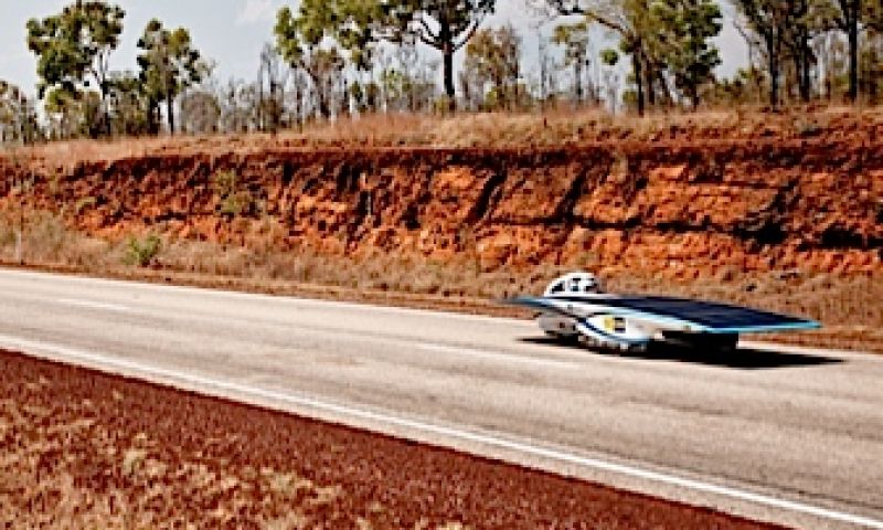 World Solar Challenge stil door bosbranden