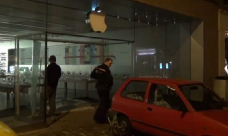 Apple Store Haarlem beroofd na ramkraak